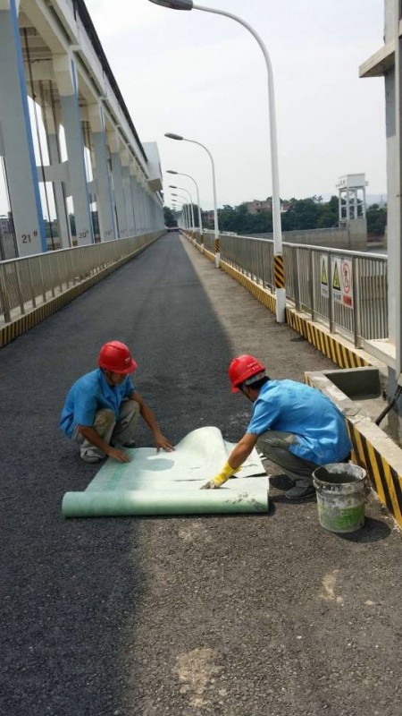 路面水溝防水